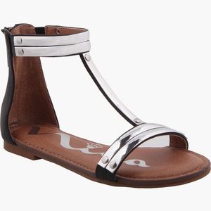 Nina Danu Metallic T-Strap sandal big girls. Size 5M, never worn.